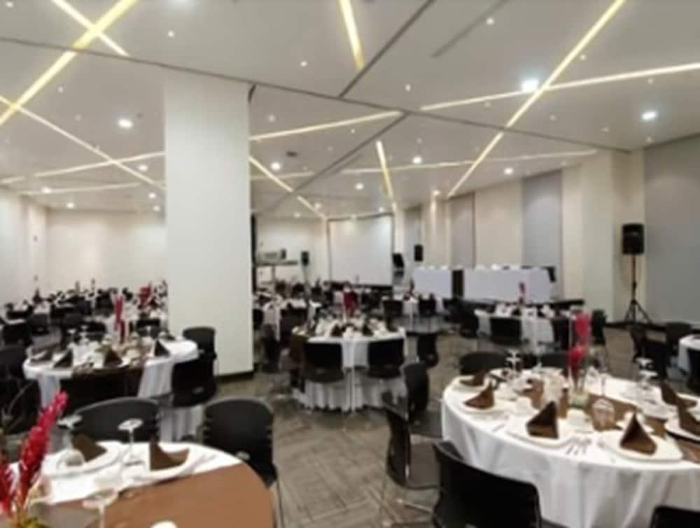 Ramada Encore San Luis Potosi Ngoại thất bức ảnh
