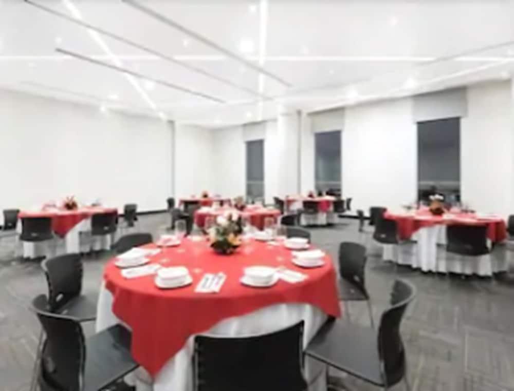 Ramada Encore San Luis Potosi Ngoại thất bức ảnh